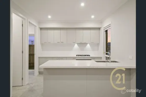 Property photo of 65 Kennedy Drive Fraser Rise VIC 3336