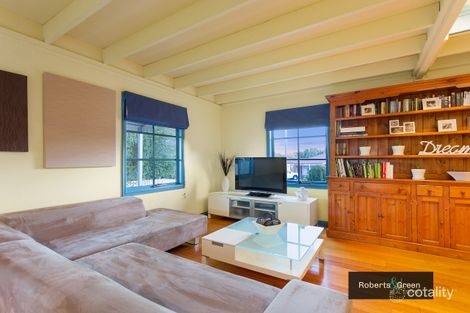 Property photo of 5 Robert Street Somerville VIC 3912