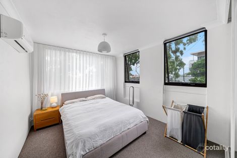 Property photo of 1/18-20 Sunshine Boulevard Broadbeach Waters QLD 4218