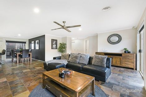 Property photo of 31 Oakleaf Place Narre Warren South VIC 3805