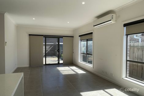 Property photo of 2/57 Lane Crescent Reservoir VIC 3073