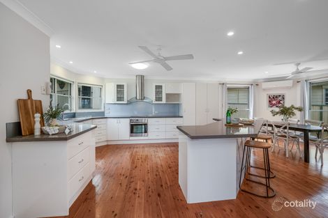 Property photo of 2 Sapphire Drive Tarro NSW 2322