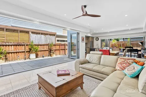 Property photo of 1/56 Albion Avenue Miami QLD 4220