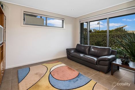 Property photo of 33 Pebble Beach Avenue Magenta NSW 2261