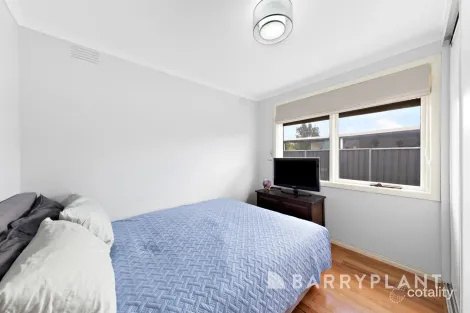 Property photo of 8 Glenrobe Street Deer Park VIC 3023