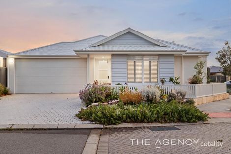 Property photo of 16 Topaz Way Treeby WA 6164