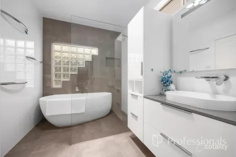 Property photo of 5 Holmby Road Cheltenham VIC 3192