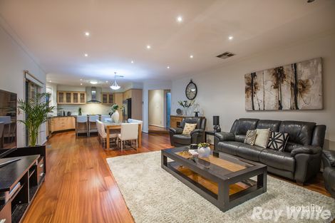 Property photo of 30 Pulford Crescent Mill Park VIC 3082