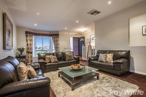 Property photo of 30 Pulford Crescent Mill Park VIC 3082