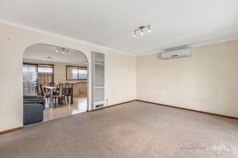 Property photo of 2 Hyde Court Altona Meadows VIC 3028