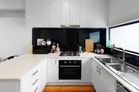 Property photo of 2/481 Albion Street Brunswick West VIC 3055