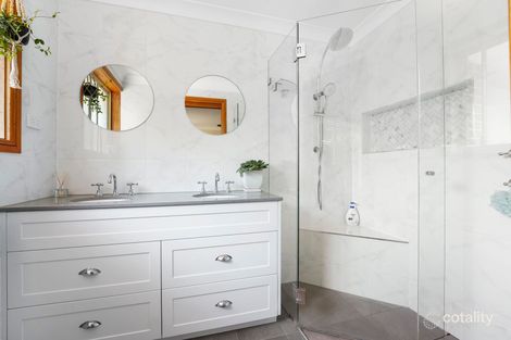 Property photo of 3 Willoughby Circuit Grasmere NSW 2570