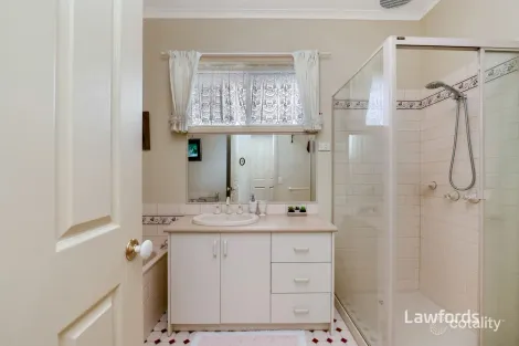 Property photo of 20 Forest Drive Ascot VIC 3551