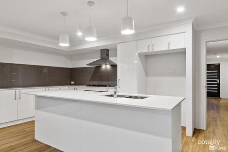 Property photo of 16 Halite Way Treeby WA 6164