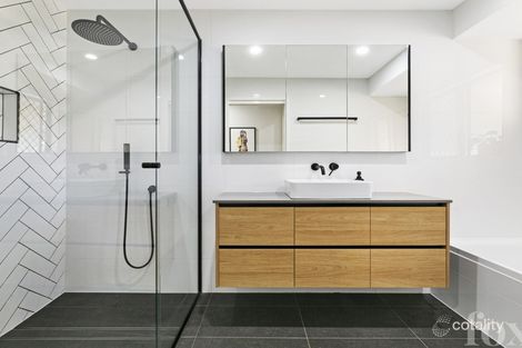Property photo of 2/3 Morinda Way Labrador QLD 4215