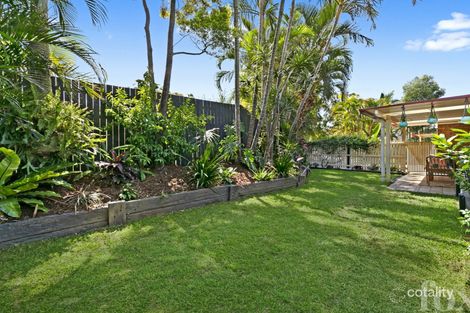 Property photo of 2/3 Morinda Way Labrador QLD 4215