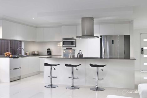 Property photo of 43 Caversham Drive Pakenham VIC 3810