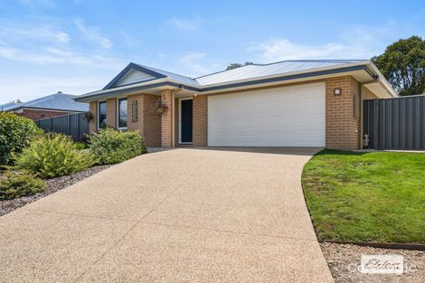 5 Collette Ct, Tangambalanga, VIC 3691
