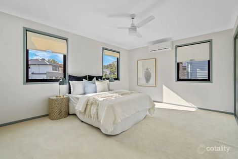 Property photo of 20 Mizen Place Holland Park West QLD 4121