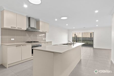 Property photo of 1 Hurdle Street Clyde North VIC 3978