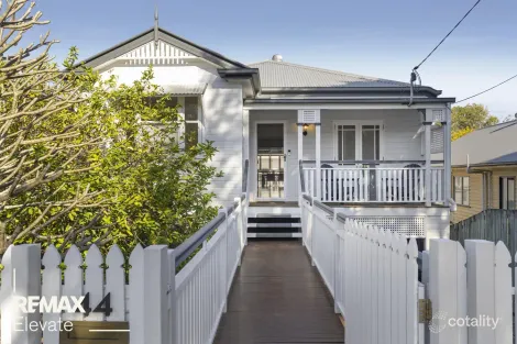 44 Downes St, Tarragindi, QLD 4121