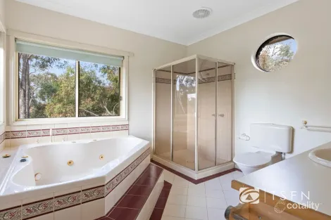 Property photo of 56 Schilling Lane Strathfieldsaye VIC 3551