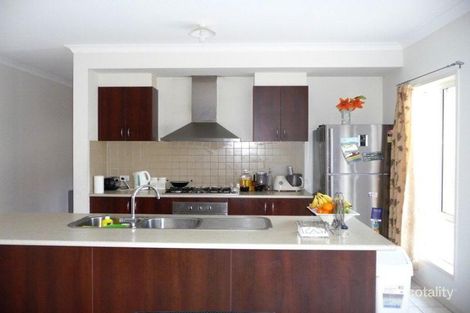 Property photo of 30 Hyde Park Avenue Craigieburn VIC 3064