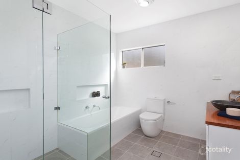 Property photo of 7 Nooree Lane Avoca Beach NSW 2251