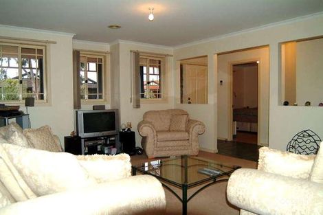 Property photo of 24 Carroll Crescent Mill Park VIC 3082