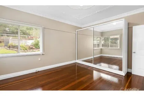 Property photo of 115 Railway Parade Norman Park QLD 4170