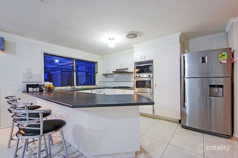 Property photo of 10 Yanga Lane Taylors Hill VIC 3037