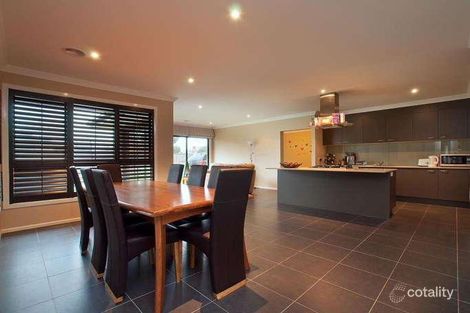 Property photo of 15 Broadstone Way Cranbourne VIC 3977