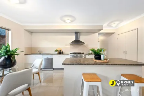 Property photo of 8 Moore Mews Pakenham VIC 3810
