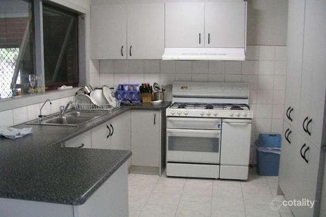 Property photo of 1 Calrossie Close Endeavour Hills VIC 3802