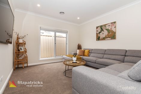 Property photo of 17 Gasnier Loop Boorooma NSW 2650