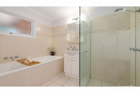 Property photo of 33 Billagall Drive Karana Downs QLD 4306