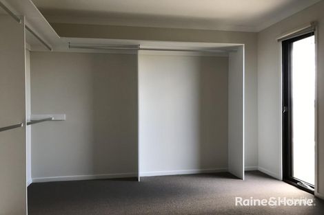 16 ROTHBURY PKWY, WILLIAMS LANDING, VIC 3027