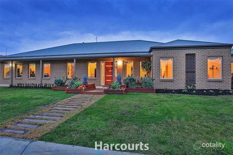 11 Sidney Nolan Pl, Pakenham, VIC 3810