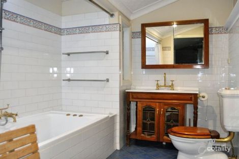 Property photo of 10 Henry Street Bathurst NSW 2795