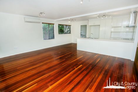 Property photo of 30 Urquhart Street Soldiers Hill QLD 4825