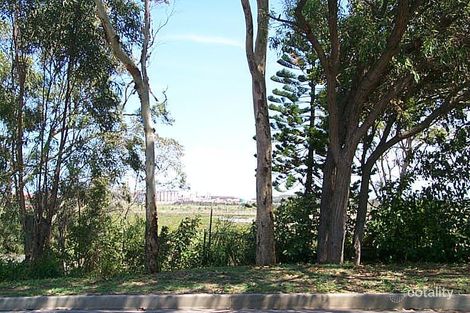 1 Mccray St, Barney Point, QLD 4680