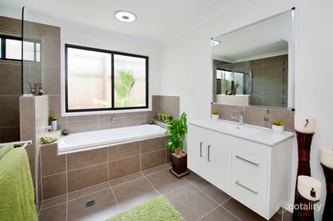 Property photo of 43 Dobinson Street Bucasia QLD 4750