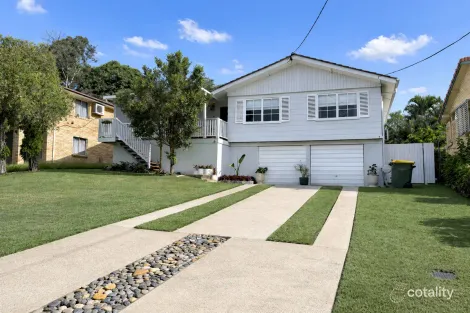 16 Flockton St, Stafford Heights, QLD 4053