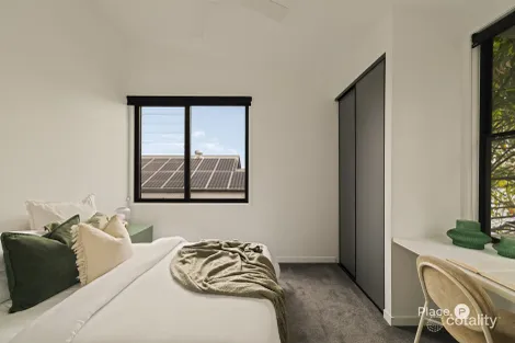 Property photo of 1/12 Longfellow Street Norman Park QLD 4170