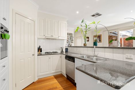Property photo of 2/6 Dumossa Avenue Bulleen VIC 3105