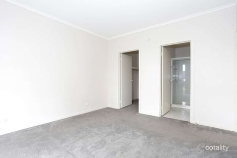 Property photo of 11 The Quadrangle Glen Waverley VIC 3150