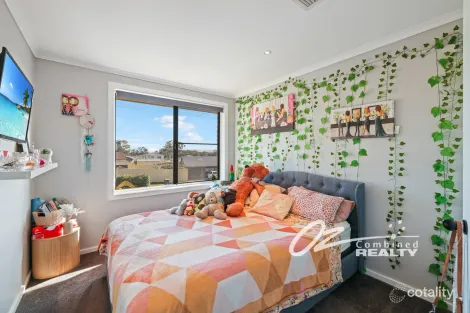 Property photo of 30 Truscott Avenue Sanctuary Point NSW 2540