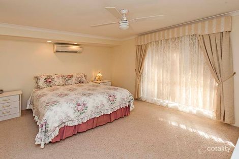Property photo of 24 Nightingale Way Warnbro WA 6169