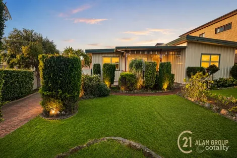 6 First Ave, Macquarie Fields, NSW 2564