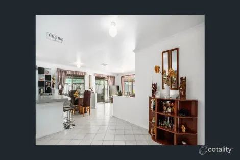 Property photo of 11 Stylis Place Bennett Springs WA 6063